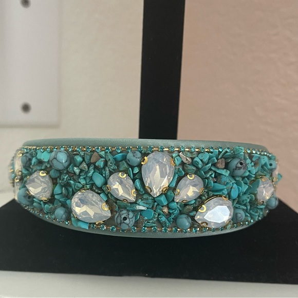 Accessories - NWT Turquoise color rock and jewel headband